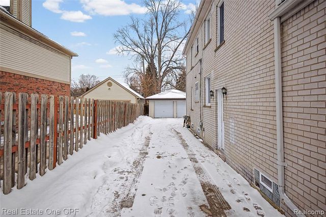 506 W 12 Mile Road, Royal Oak, MI 48073