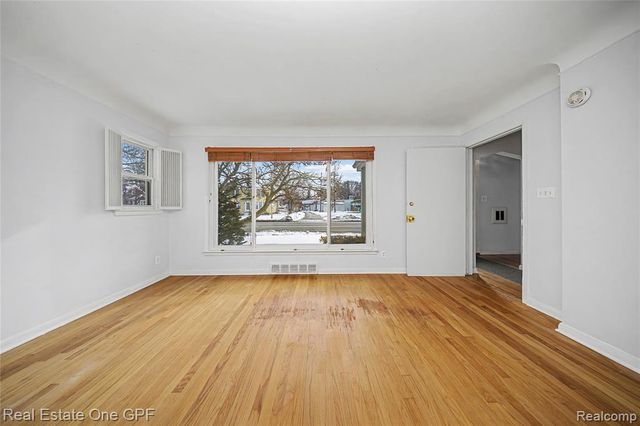 506 W 12 Mile Road, Royal Oak, MI 48073