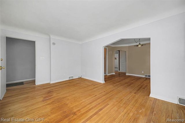 506 W 12 Mile Road, Royal Oak, MI 48073