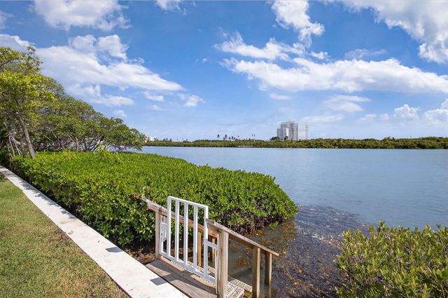 100 Waterway Road A304, Tequesta, FL 33469