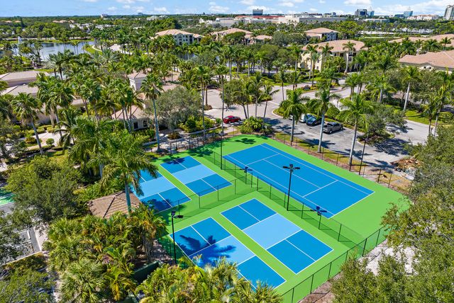 2805 Veronia Drive 107, Palm Beach Gardens, FL 33410