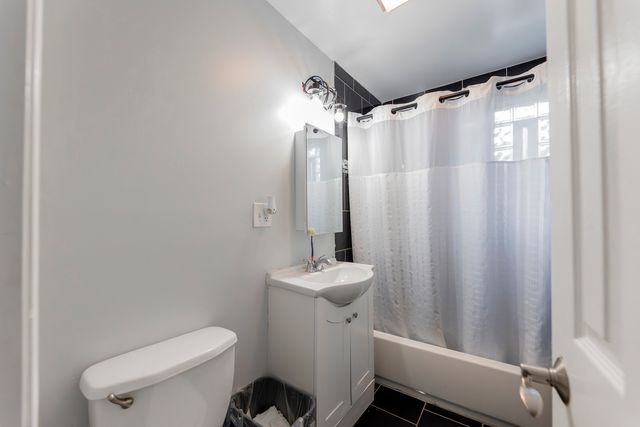 6613 S Justine Street, Chicago, IL 60636