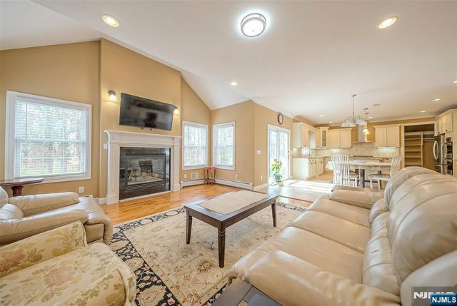 54 Charles Place, Old Tappan, NJ 07675