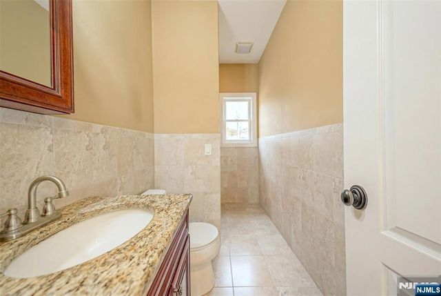 54 Charles Place, Old Tappan, NJ 07675
