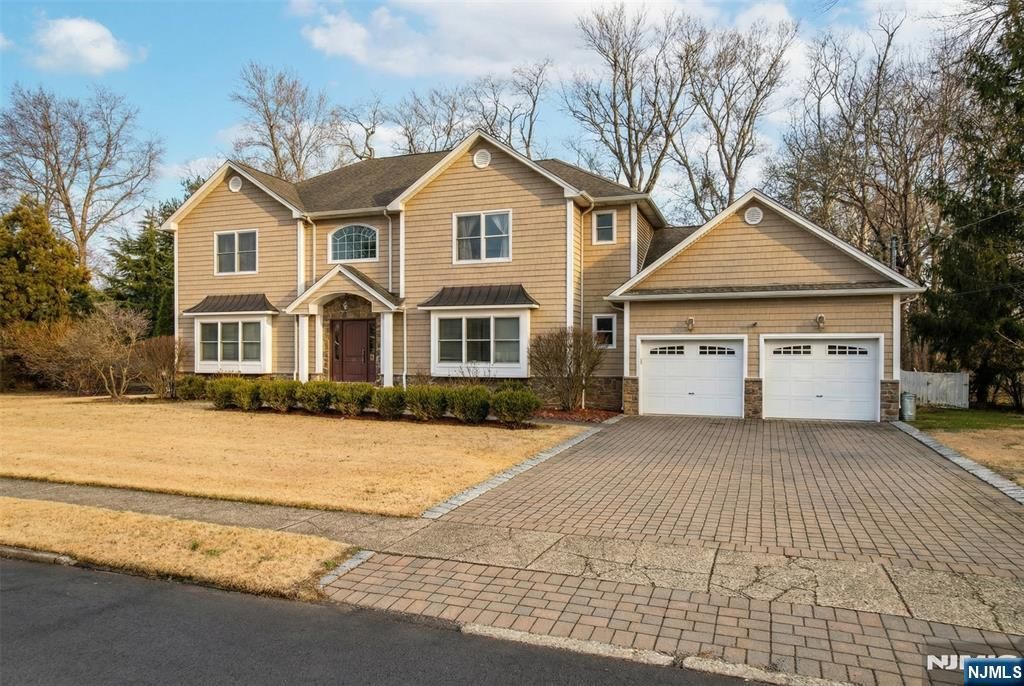 54 Charles Place, Old Tappan, NJ 07675