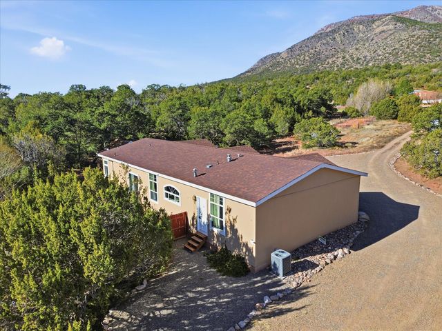 43 Morning Star Road, Edgewood, NM 87015