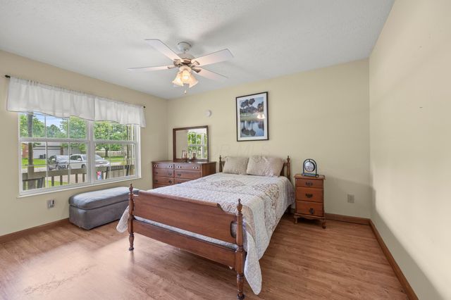 180 Jefferson Ridge Drive, Pataskala, OH 43062