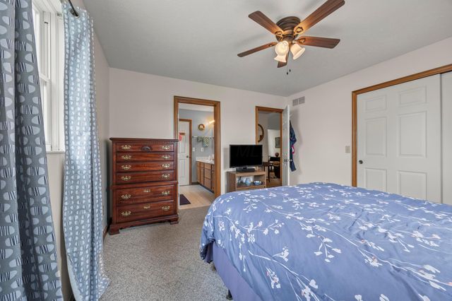 180 Jefferson Ridge Drive, Pataskala, OH 43062
