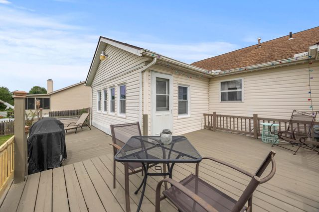 180 Jefferson Ridge Drive, Pataskala, OH 43062