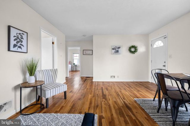 405 E 7TH AVE, Ranson, WV 25438