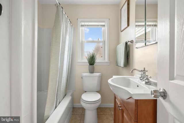 405 E 7TH AVE, Ranson, WV 25438