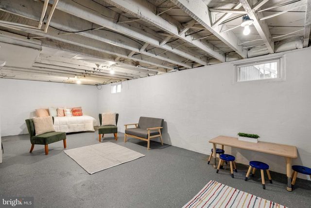 405 E 7TH AVE, Ranson, WV 25438