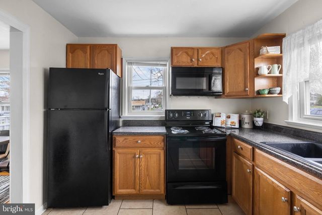 405 E 7TH AVE, Ranson, WV 25438