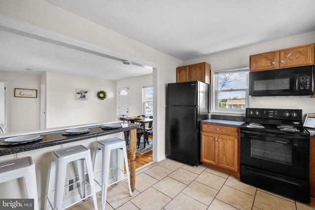 405 E 7TH AVE, Ranson, WV 25438