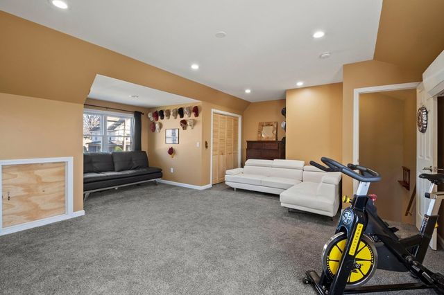 45 Somers Rd, East Longmeadow, MA 01028