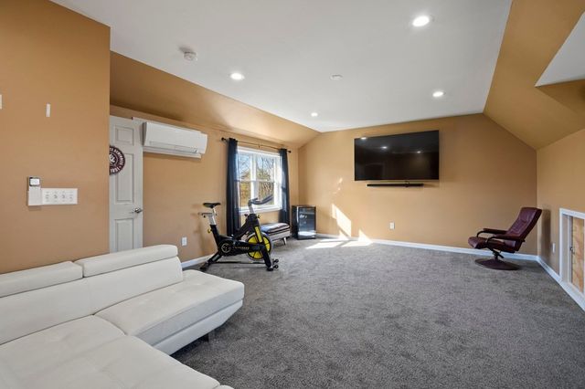 45 Somers Rd, East Longmeadow, MA 01028