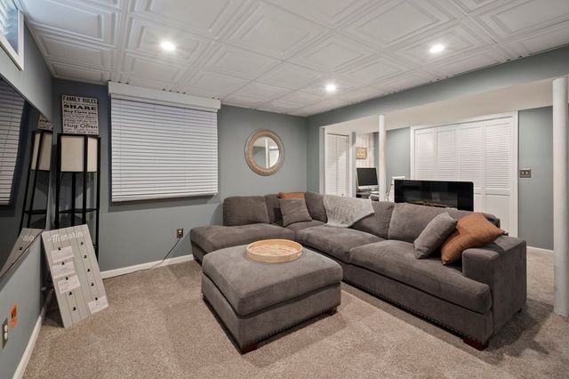 45 Somers Rd, East Longmeadow, MA 01028