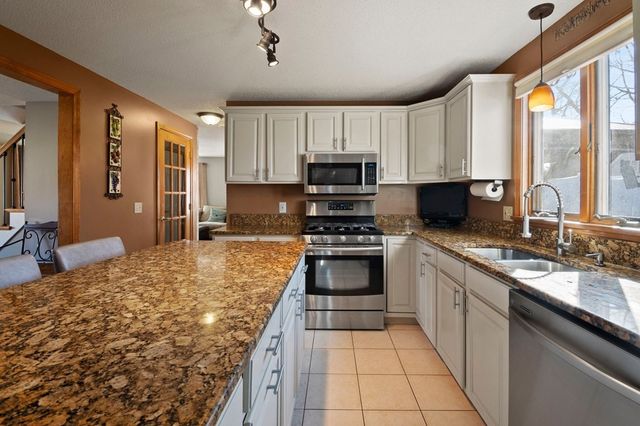 45 Somers Rd, East Longmeadow, MA 01028