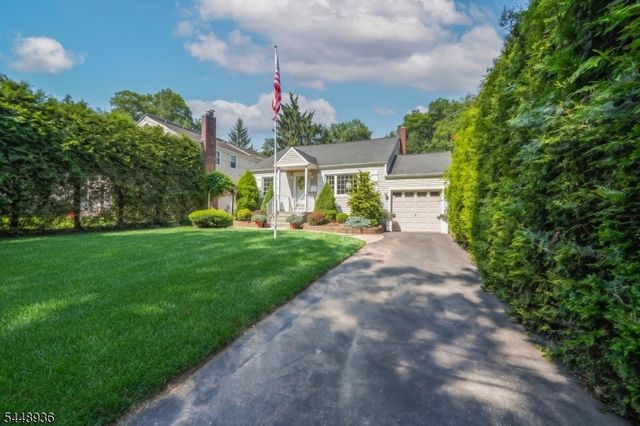 63 Hazel Ave, Livingston Twp., NJ 07039
