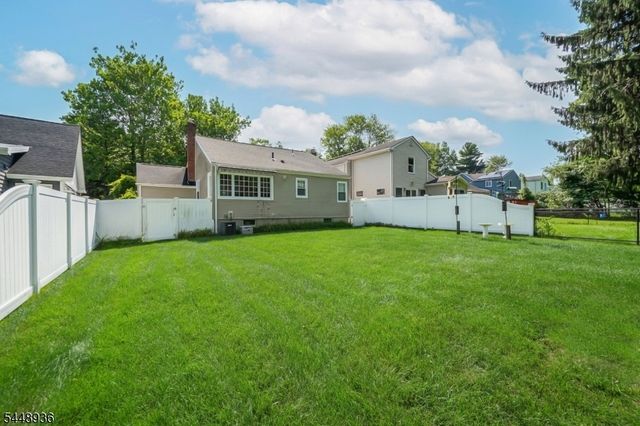 63 Hazel Ave, Livingston Twp., NJ 07039