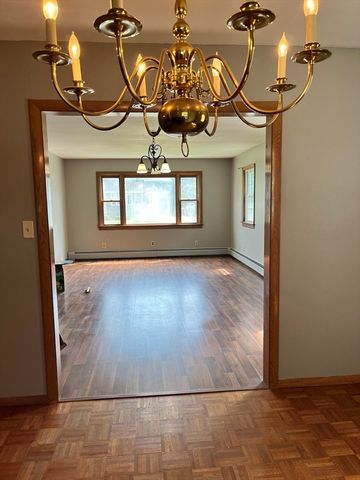 91 Pageotte St, Acushnet, MA 02743