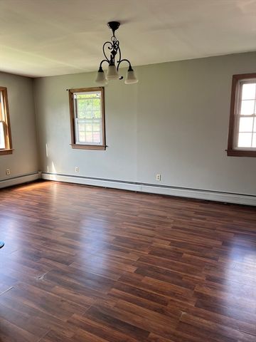 91 Pageotte St, Acushnet, MA 02743