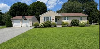 91 Pageotte St, Acushnet, MA 02743