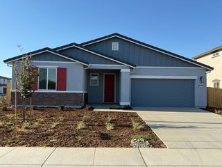 2273 Hewins St, Manteca, CA 95337