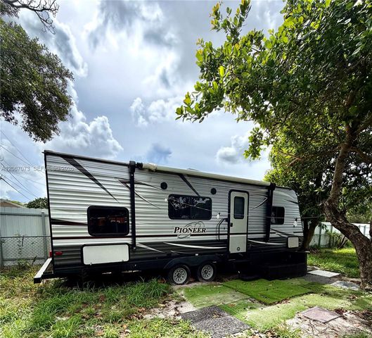 12841 Green Avenue, Miami, FL 33167