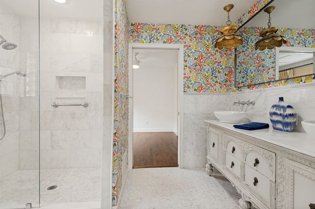 3314 Brookhaven Club Drive, Farmers Branch, TX 75234