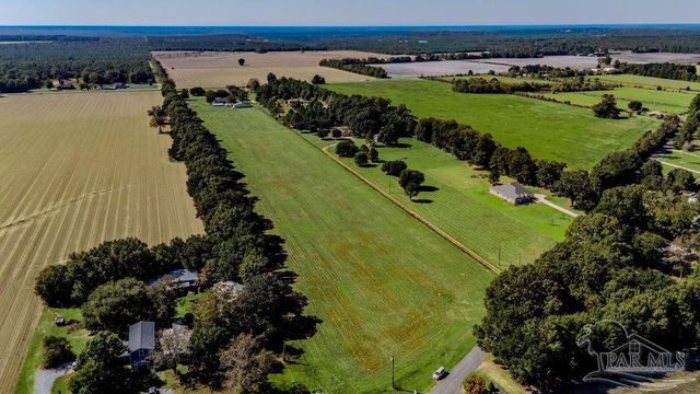 1A Tidwell Rd, Pace, FL 32571