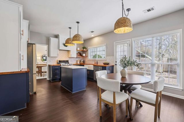 1130 Lyndhurst Way, Roswell, GA 30075