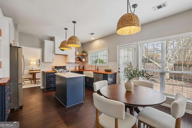 1130 Lyndhurst Way, Roswell, GA 30075