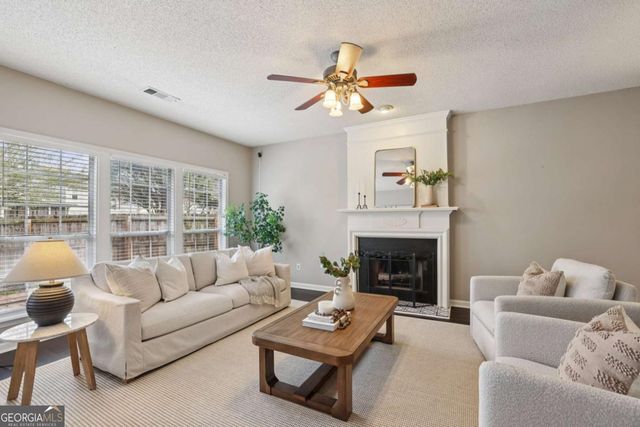 1130 Lyndhurst Way, Roswell, GA 30075