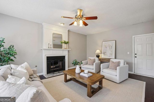 1130 Lyndhurst Way, Roswell, GA 30075