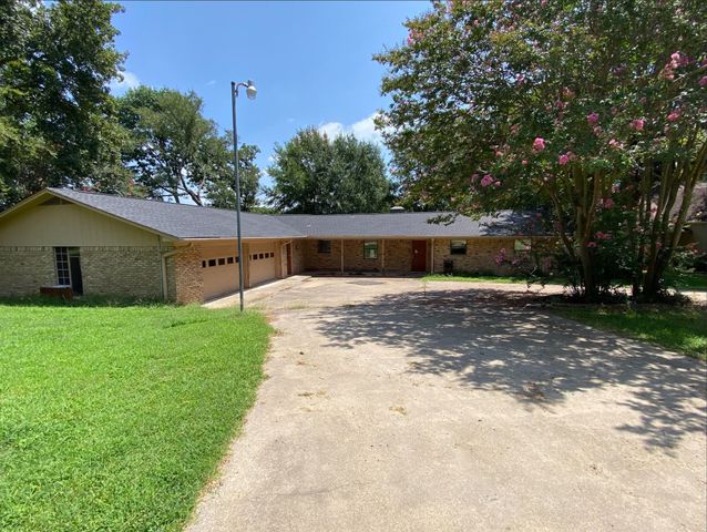186 1st Oak Drive, Enchanted Oaks, TX 75156