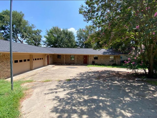 186 1st Oak Drive, Enchanted Oaks, TX 75156