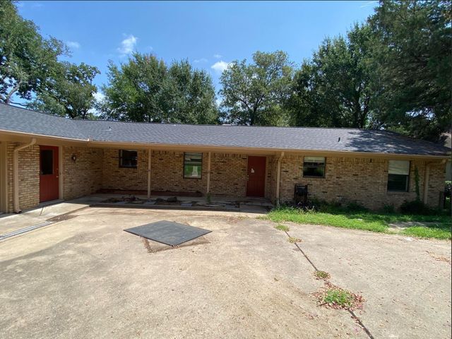 186 1st Oak Drive, Enchanted Oaks, TX 75156