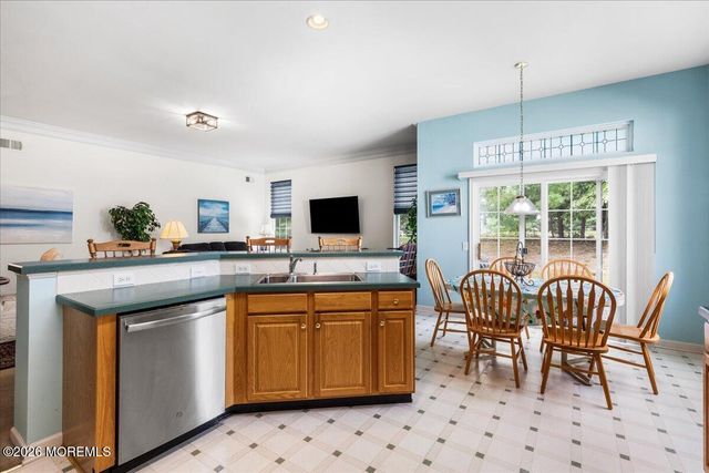 4 Barton Creek Road, Jackson, NJ 08527
