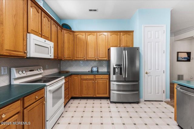 4 Barton Creek Road, Jackson, NJ 08527