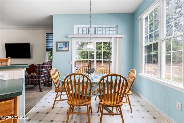 4 Barton Creek Road, Jackson, NJ 08527