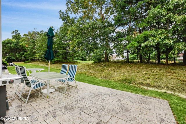 4 Barton Creek Road, Jackson, NJ 08527