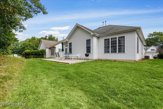4 Barton Creek Road, Jackson, NJ 08527