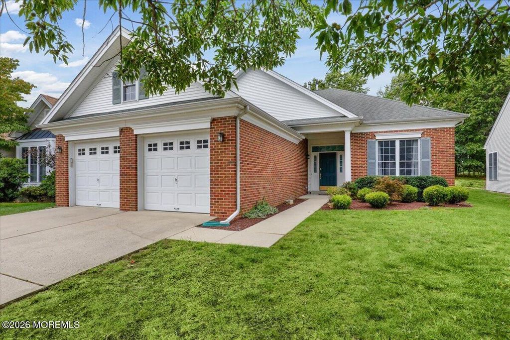 4 Barton Creek Road, Jackson, NJ 08527