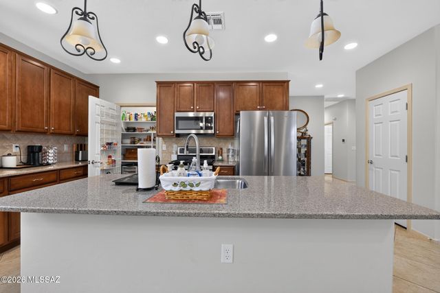 10285 S Black Surrey Drive, Vail, AZ 85641