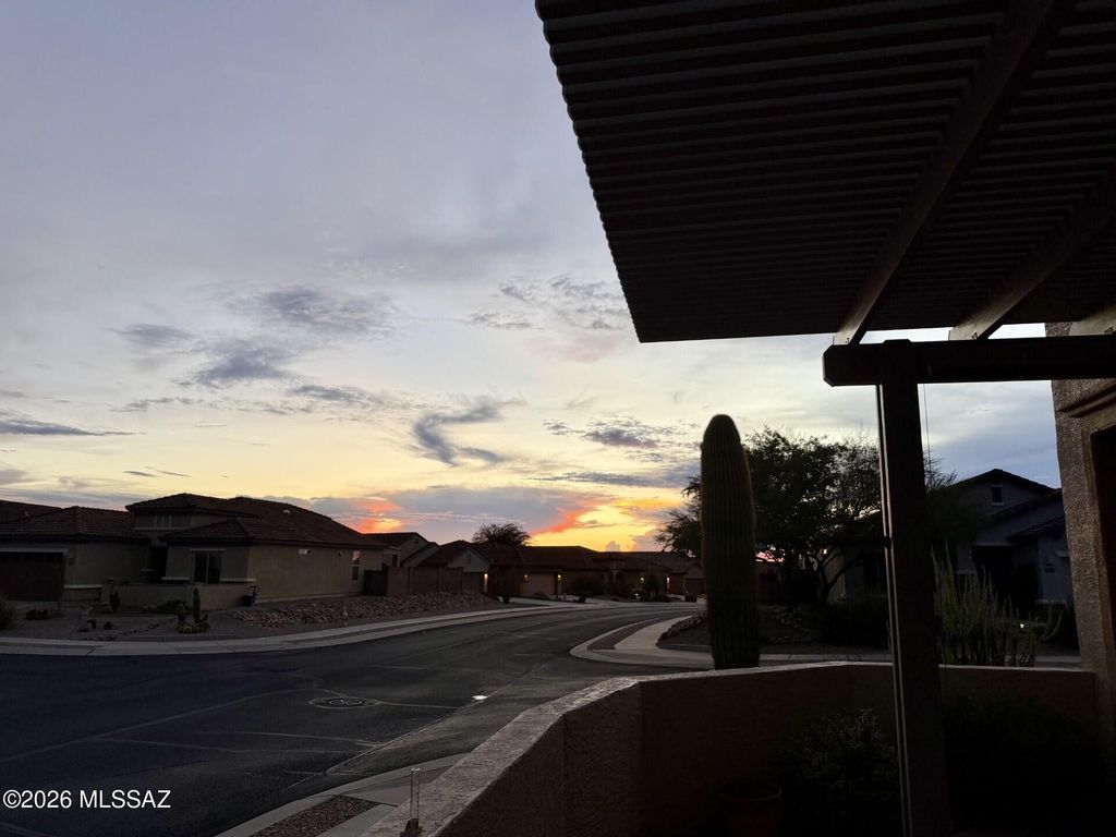 10285 S Black Surrey Drive, Vail, AZ 85641