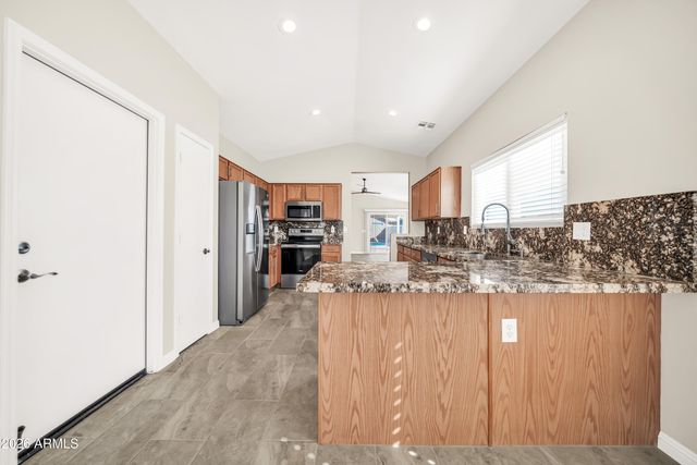 8632 W KATHLEEN Road, Peoria, AZ 85382