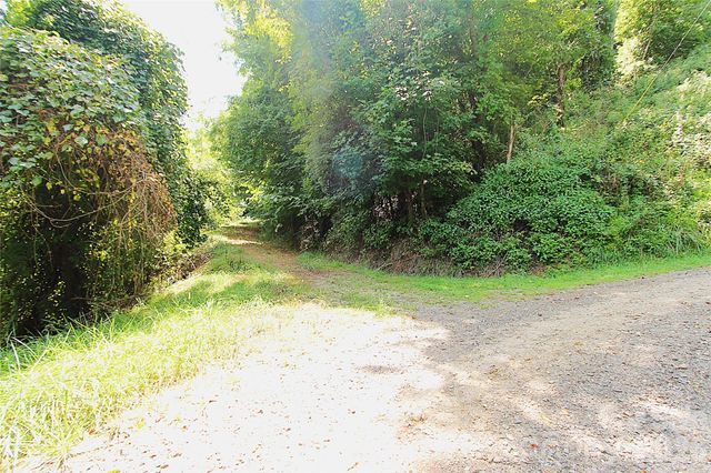 310 High Cliff Drive, Waynesville, NC 28786