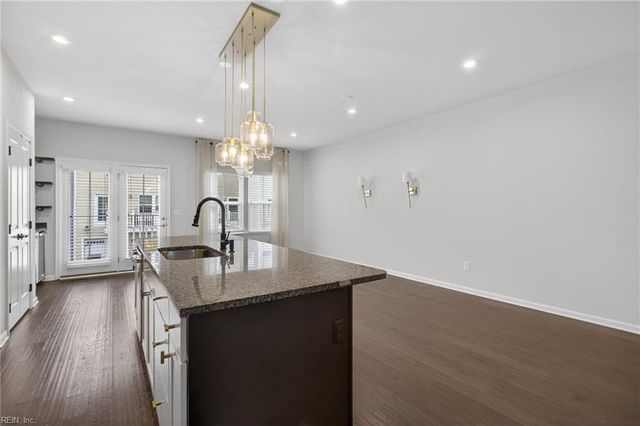 516 Clara LN, Virginia Beach, VA 23451