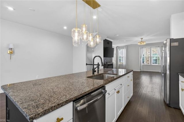 516 Clara LN, Virginia Beach, VA 23451